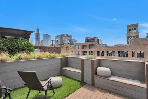 Tiny photo for 1000 W Washington Boulevard #240, Chicago, IL 60607 (MLS # 12655965)