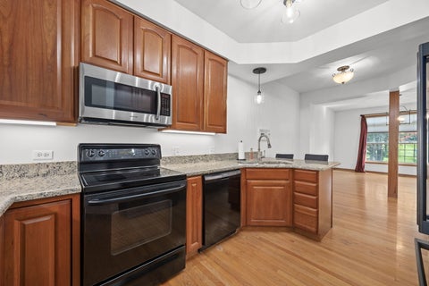 Tiny photo for 2139 Ashley Court #2139, Downers Grove, IL 60515 (MLS # 12779688)