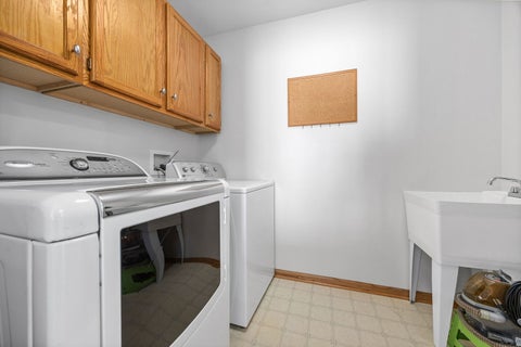 Tiny photo for 2139 Ashley Court #2139, Downers Grove, IL 60515 (MLS # 12779688)