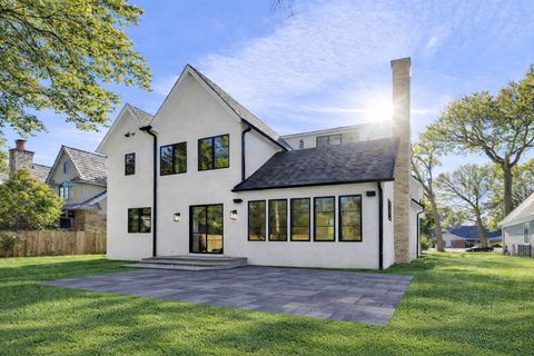 Tiny photo for 2938 Indianwood Road, Wilmette, IL 60091 (MLS # 12631238)