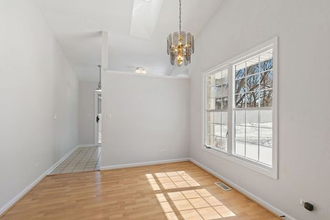 Tiny photo for 989 N Cove Drive #B, Palatine, IL 60067 (MLS # 12593852)