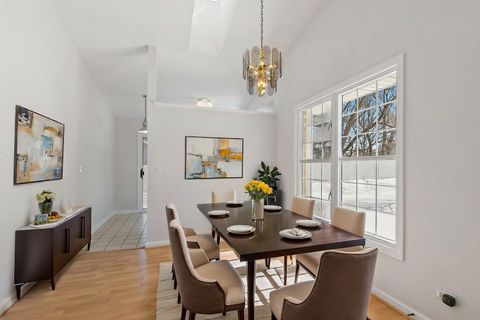 Tiny photo for 989 N Cove Drive #B, Palatine, IL 60067 (MLS # 12593852)