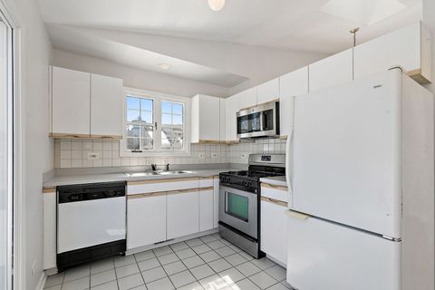 Tiny photo for 989 N Cove Drive #B, Palatine, IL 60067 (MLS # 12593852)