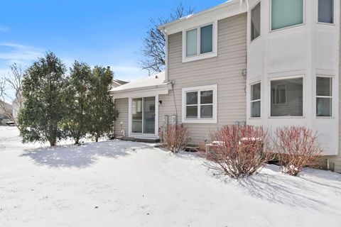 Tiny photo for 989 N Cove Drive #B, Palatine, IL 60067 (MLS # 12593852)