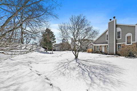 Tiny photo for 989 N Cove Drive #B, Palatine, IL 60067 (MLS # 12593852)