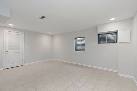 Tiny photo for 989 N Cove Drive #B, Palatine, IL 60067 (MLS # 12593852)