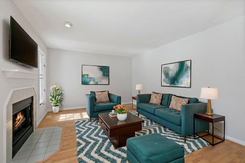 Tiny photo for 989 N Cove Drive #B, Palatine, IL 60067 (MLS # 12593852)