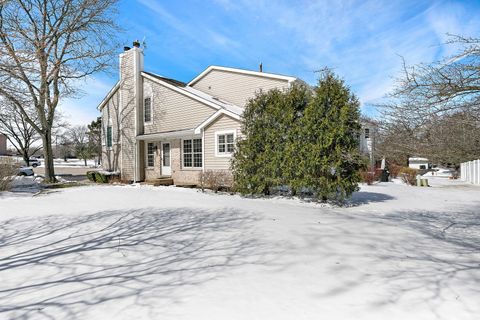 Tiny photo for 989 N Cove Drive #B, Palatine, IL 60067 (MLS # 12593852)