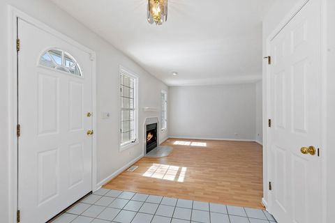 Tiny photo for 989 N Cove Drive #B, Palatine, IL 60067 (MLS # 12593852)