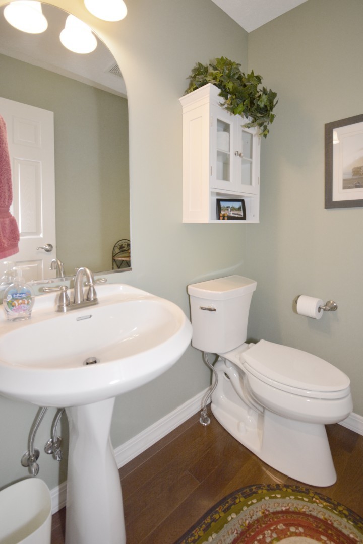 Bloomington, Illinois 61704, United States, 3 Bedrooms Bedrooms, ,3 BathroomsBathrooms,Residential,Pending,246571