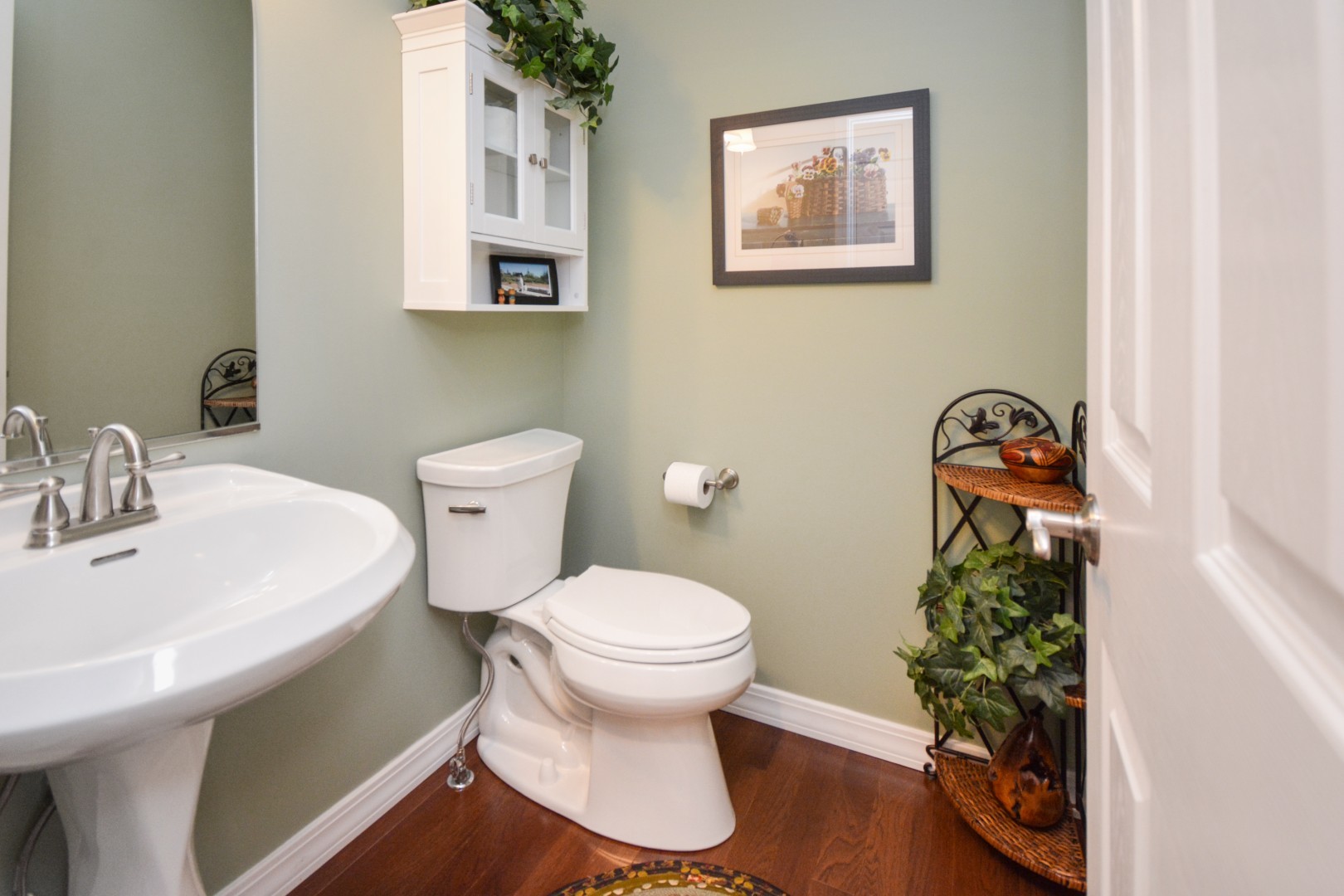 Bloomington, Illinois 61704, United States, 3 Bedrooms Bedrooms, ,3 BathroomsBathrooms,Residential,Pending,246571