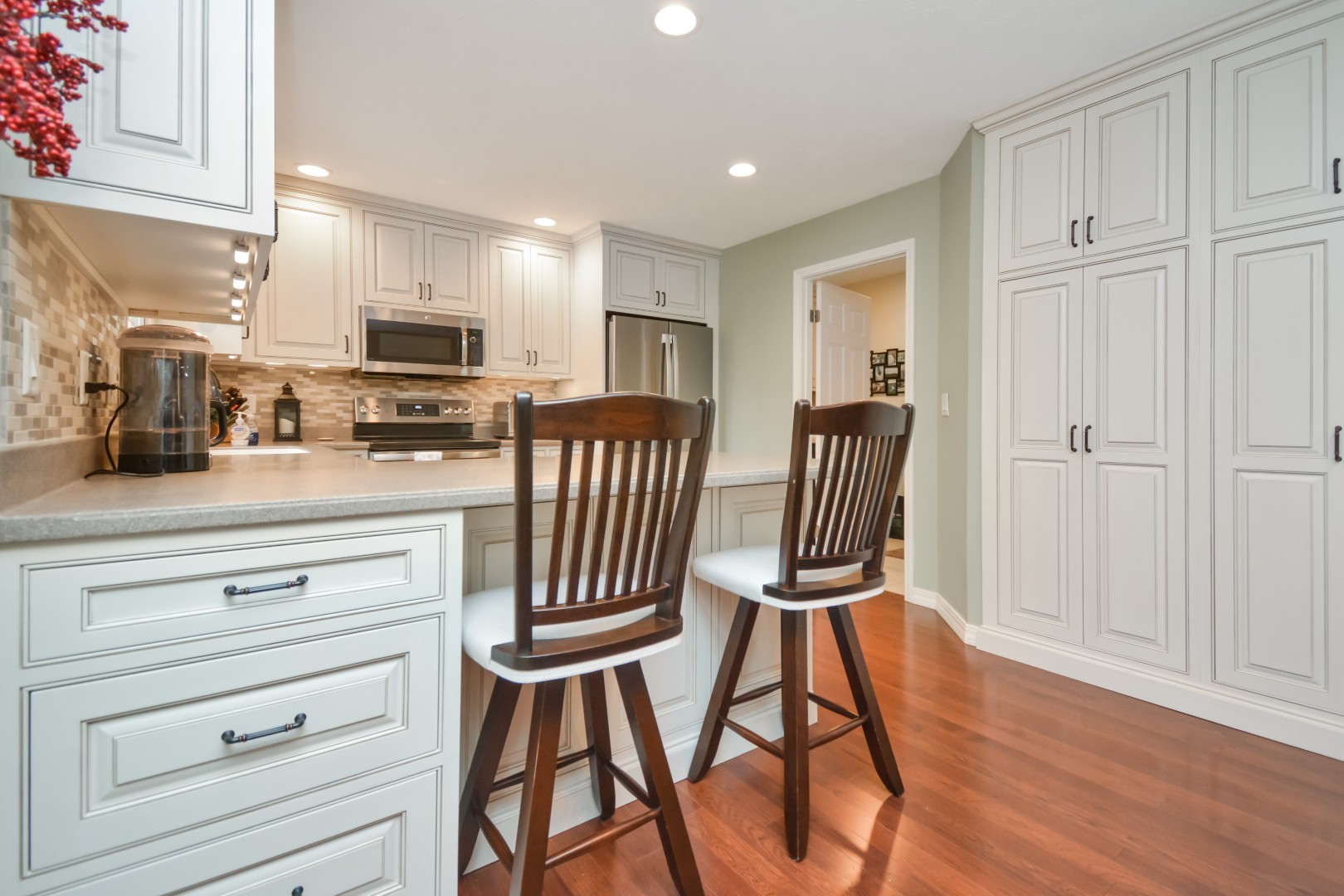 Bloomington, Illinois 61704, United States, 3 Bedrooms Bedrooms, ,3 BathroomsBathrooms,Residential,Pending,246571