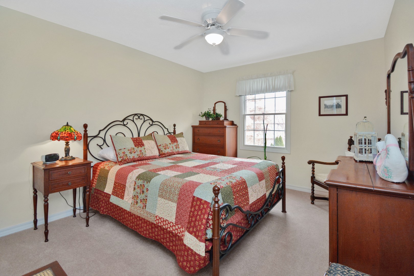 Bloomington, Illinois 61704, United States, 3 Bedrooms Bedrooms, ,3 BathroomsBathrooms,Residential,Pending,246571