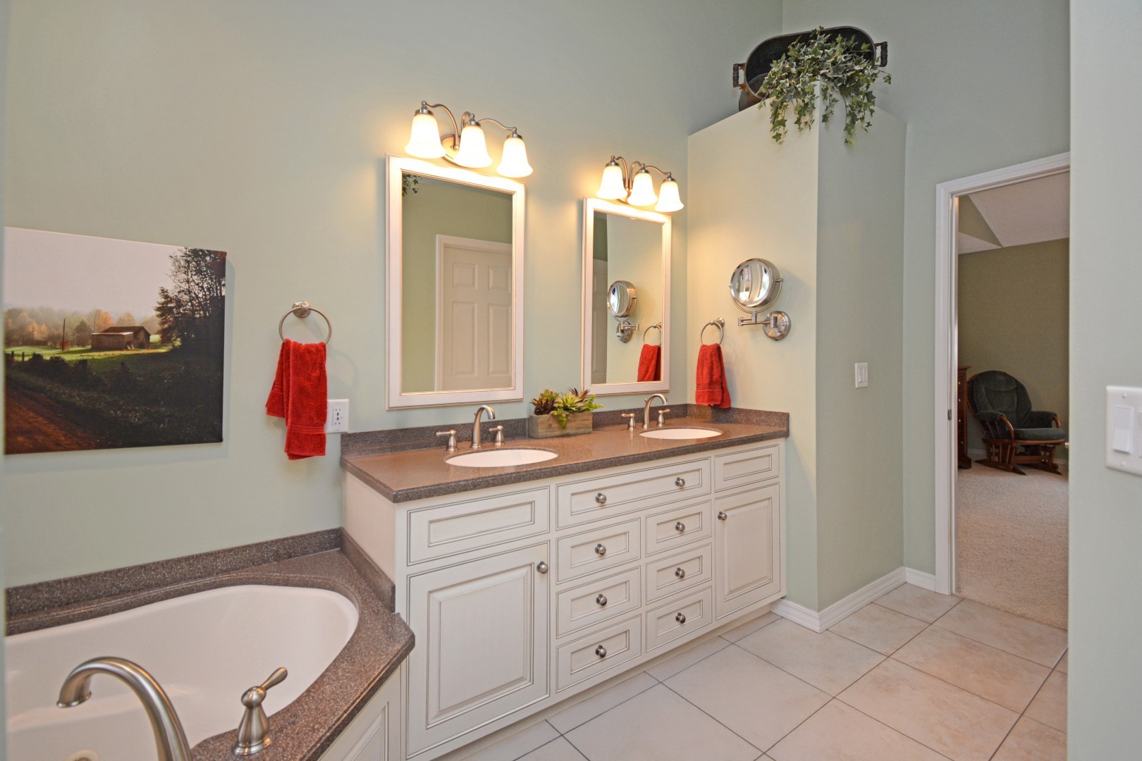 Bloomington, Illinois 61704, United States, 3 Bedrooms Bedrooms, ,3 BathroomsBathrooms,Residential,Pending,246571