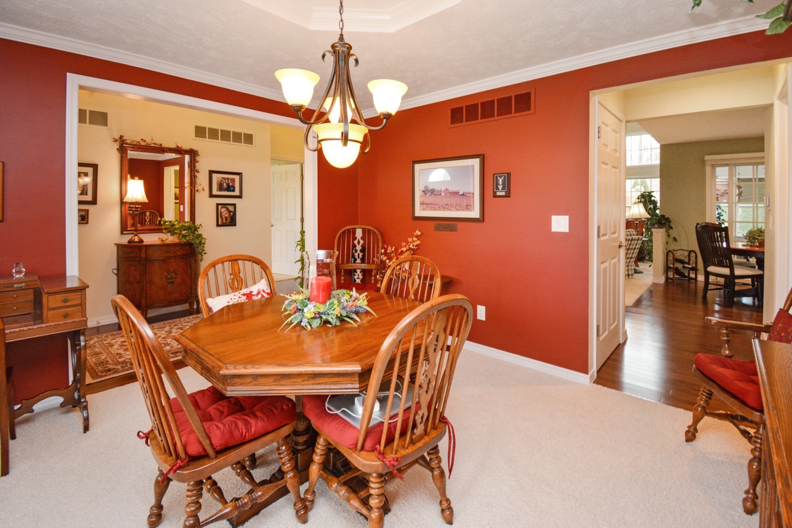 Bloomington, Illinois 61704, United States, 3 Bedrooms Bedrooms, ,3 BathroomsBathrooms,Residential,Pending,246571