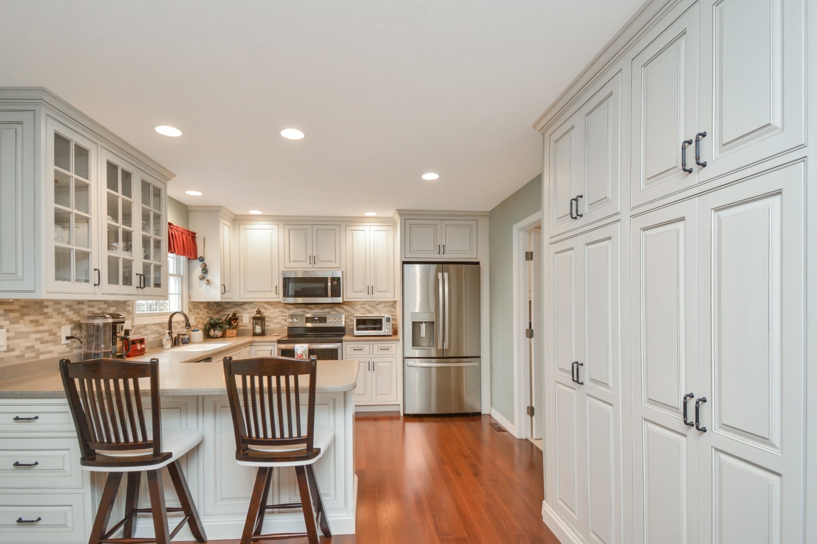 Bloomington, Illinois 61704, United States, 3 Bedrooms Bedrooms, ,3 BathroomsBathrooms,Residential,Pending,246571