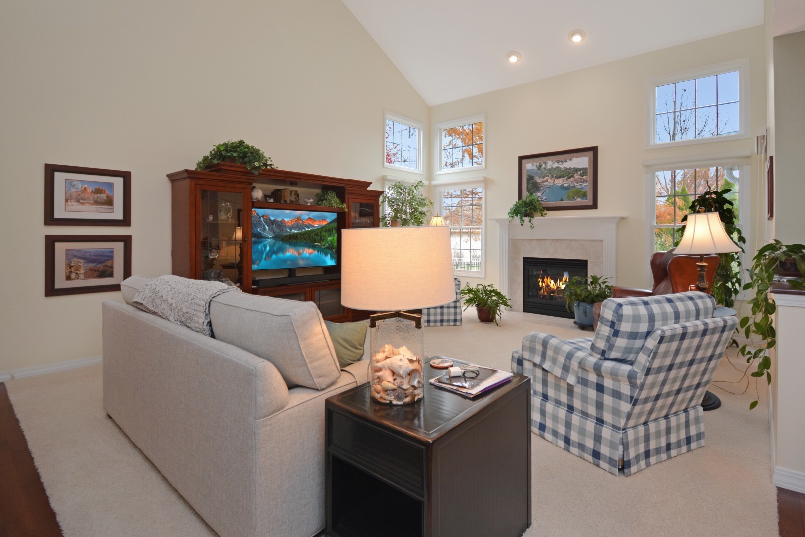 Bloomington, Illinois 61704, United States, 3 Bedrooms Bedrooms, ,3 BathroomsBathrooms,Residential,Pending,246571