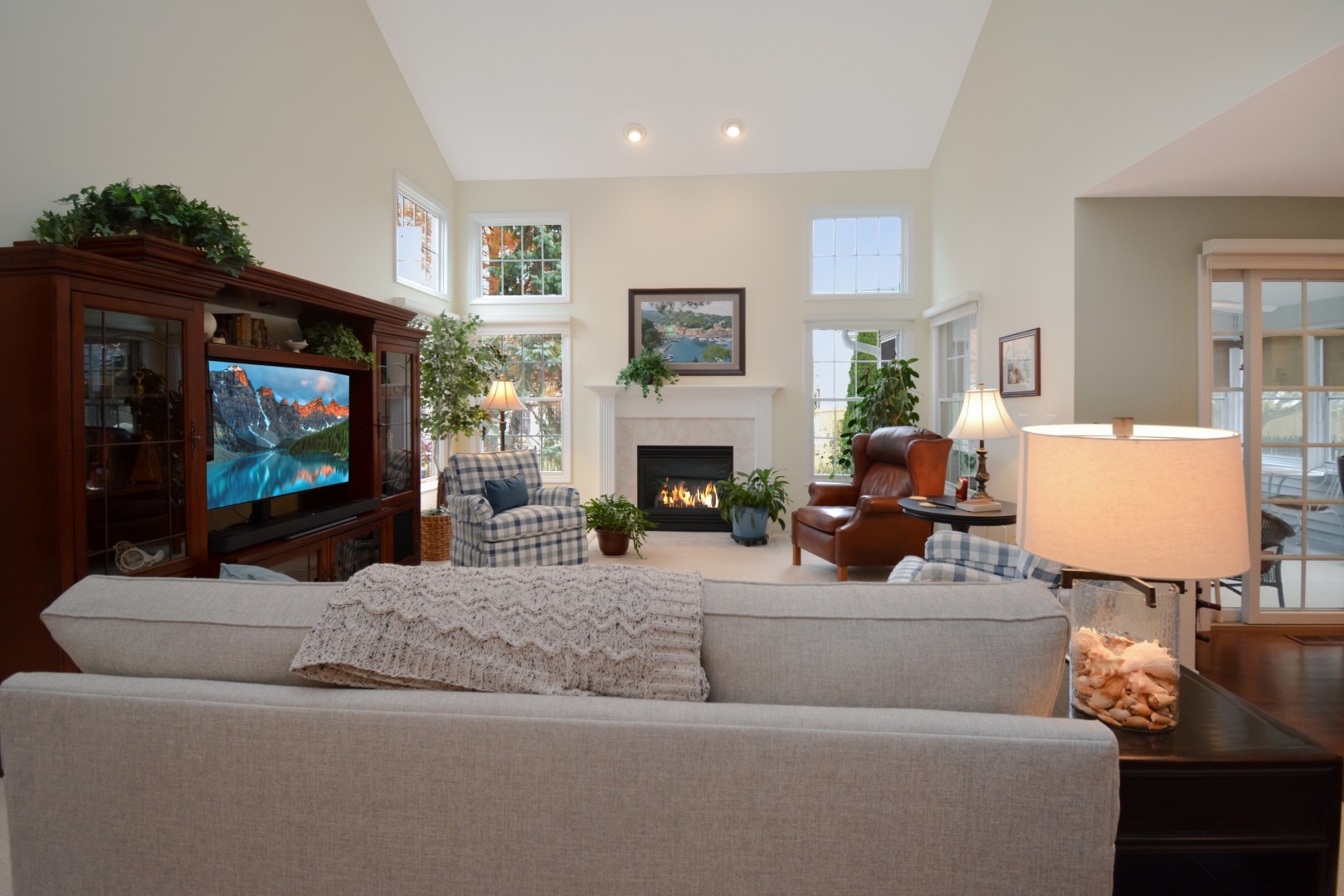 Bloomington, Illinois 61704, United States, 3 Bedrooms Bedrooms, ,3 BathroomsBathrooms,Residential,Pending,246571