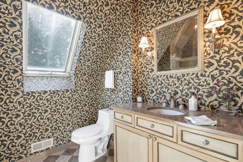 Tiny photo for 250 S Sheridan Road S, Lake Forest, IL 60045 (MLS # 12456054)