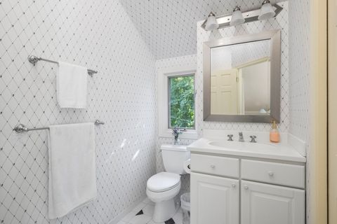 Tiny photo for 250 S Sheridan Road S, Lake Forest, IL 60045 (MLS # 12456054)