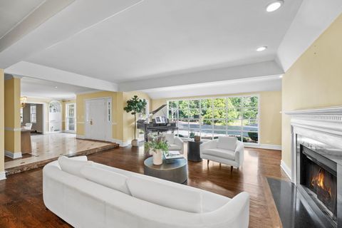 Tiny photo for 250 S Sheridan Road S, Lake Forest, IL 60045 (MLS # 12456054)