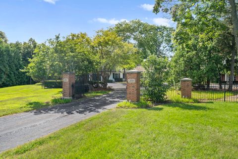 Tiny photo for 250 S Sheridan Road S, Lake Forest, IL 60045 (MLS # 12456054)