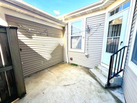 Tiny photo for 2585 Waterbury Lane, Buffalo Grove, IL 60089 (MLS # 12630209)