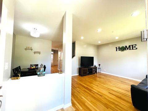 Tiny photo for 2585 Waterbury Lane, Buffalo Grove, IL 60089 (MLS # 12630209)