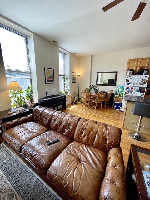 1459 N MILWAUKEE Avenue 3C