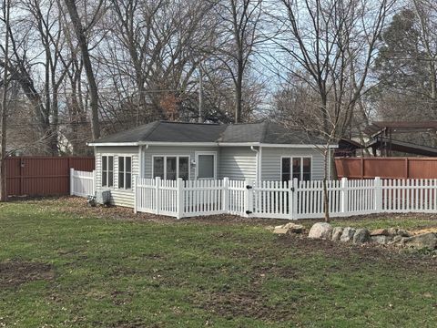 Tiny photo for 215 E Pine Avenue, Roselle, IL 60172 (MLS # 12565985)