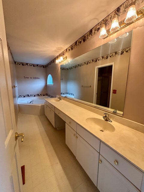 Tiny photo for 2580 Westminster Lane, Aurora, IL 60506 (MLS # 12721668)