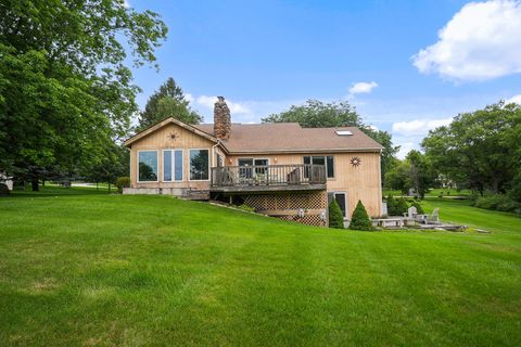 Tiny photo for 42W697 Bridle Court, St. Charles, IL 60175 (MLS # 12427897)