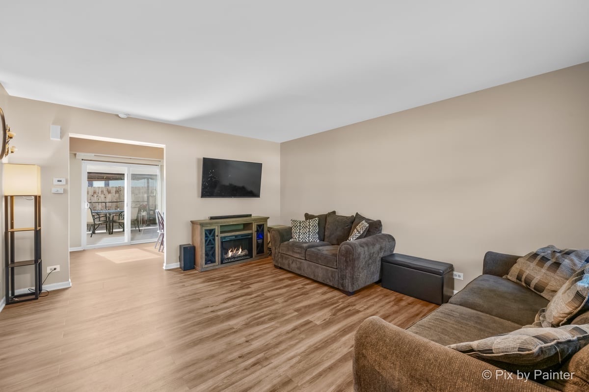 902 Oak Valley Drive