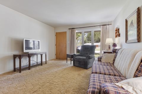 Tiny photo for 550 Ridge Avenue, Elk Grove Village, IL 60007 (MLS # 12453528)