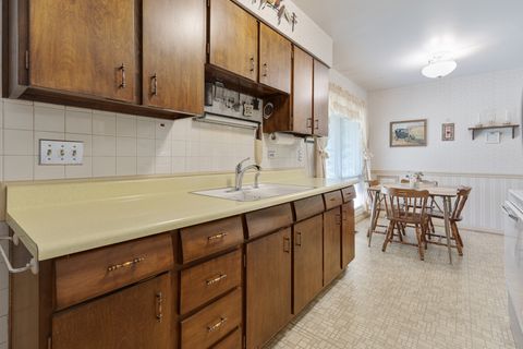 Tiny photo for 550 Ridge Avenue, Elk Grove Village, IL 60007 (MLS # 12453528)