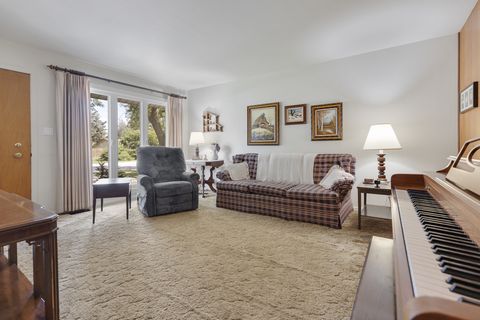 Tiny photo for 550 Ridge Avenue, Elk Grove Village, IL 60007 (MLS # 12453528)