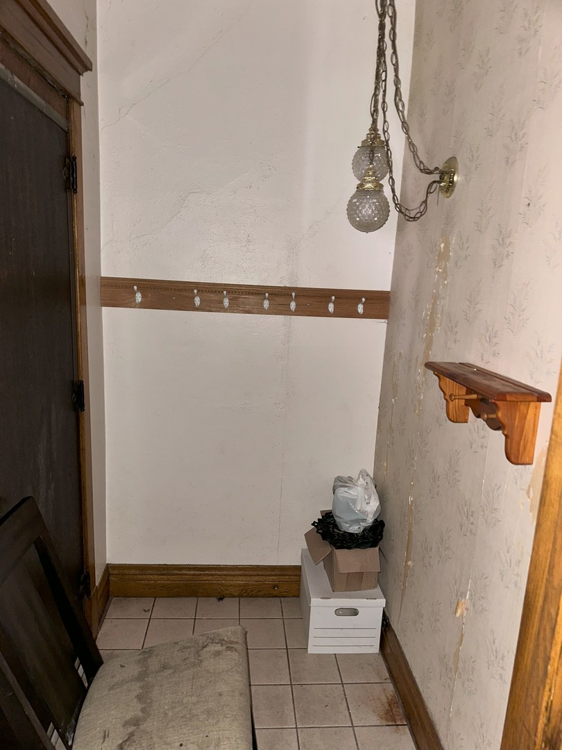 3736 W 61st Place