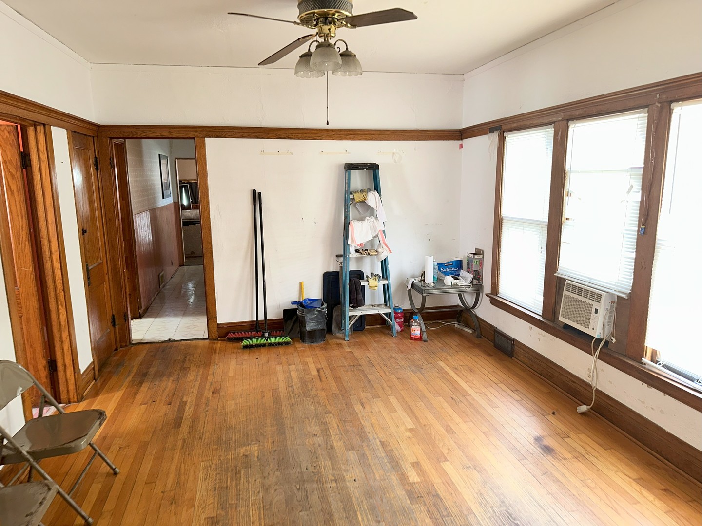 3736 W 61st Place