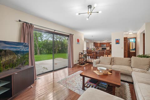 Tiny photo for 837 Heatherstone Drive, Schaumburg, IL 60173 (MLS # 12737657)
