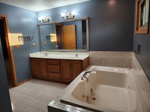 Tiny photo for 1009 Southcreek Drive, Manteno, IL 60950 (MLS # 12491050)