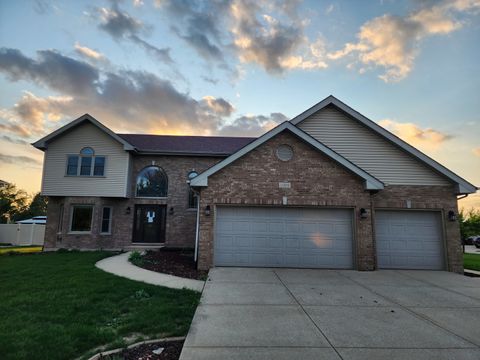 Photo of 1009 Southcreek Drive, Manteno, IL 60950 (MLS # 12491050)