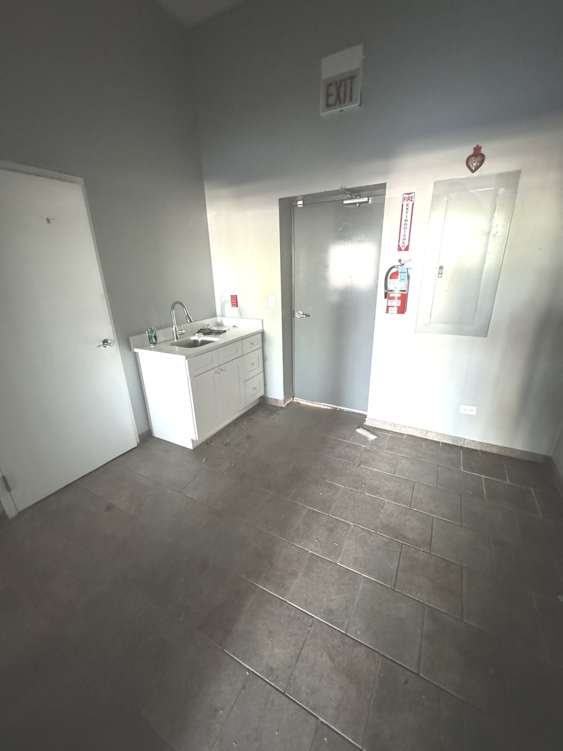 1413 W 127th Street