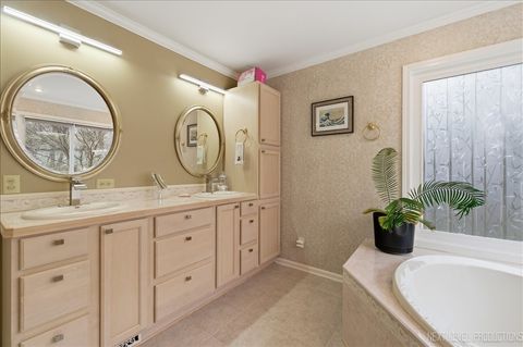 Tiny photo for 635 Kingsbury Court, Batavia, IL 60510 (MLS # 12601197)