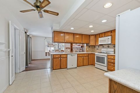 Tiny photo for 213 Villa Road, Streamwood, IL 60107 (MLS # 12595348)