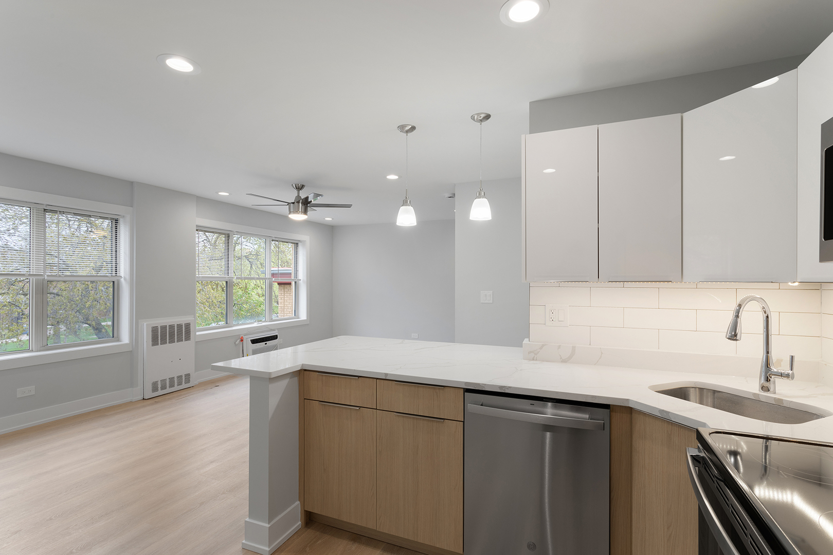 7070 N Sheridan Avenue 4S