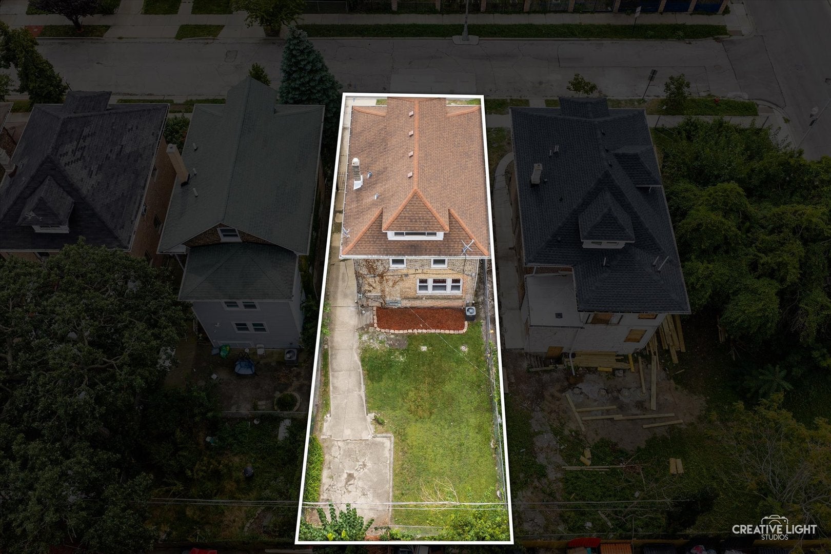 2608 E 74th Place