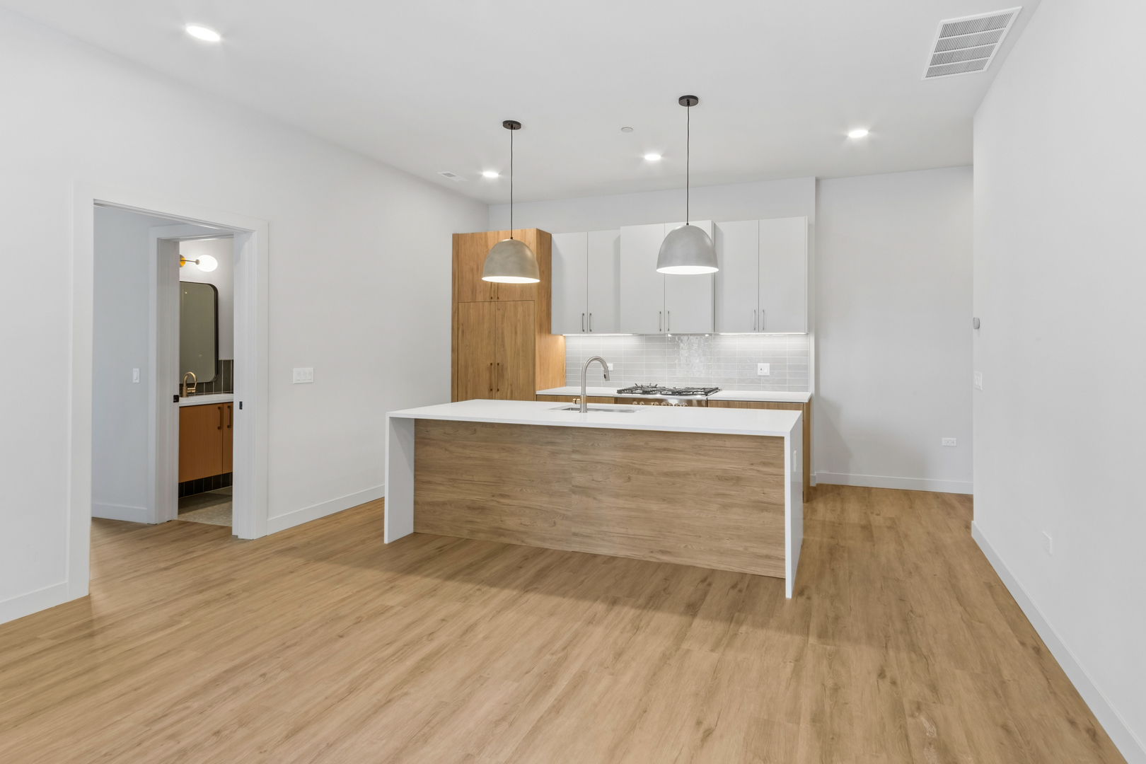 1550 W Monroe Street 305