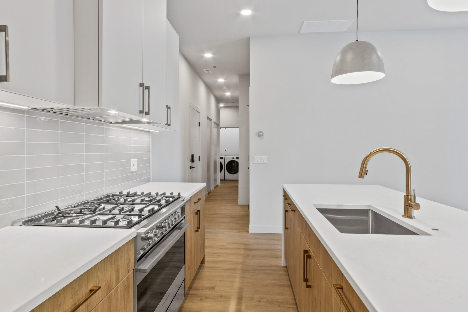 1550 W Monroe Street 305