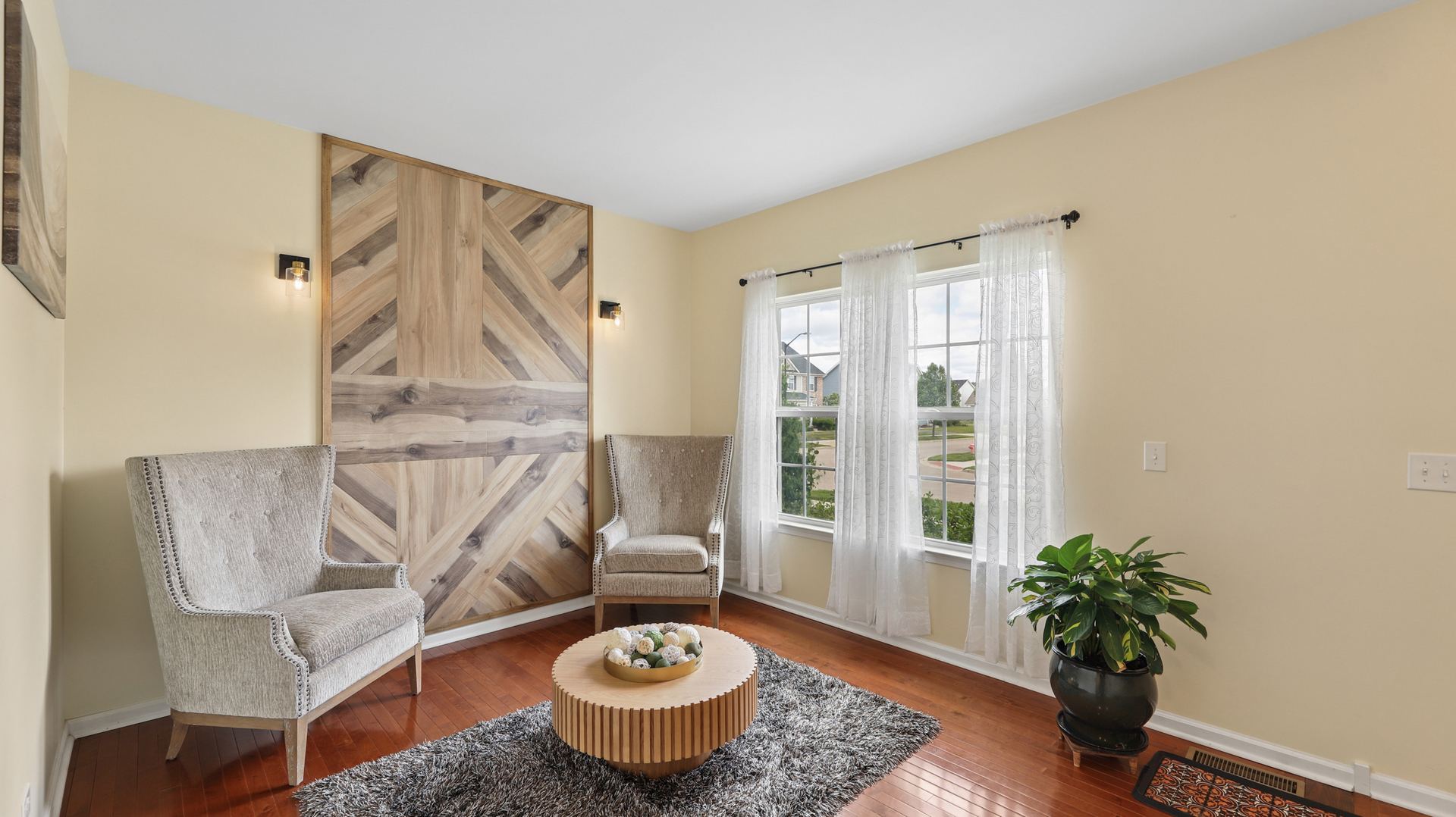 3811 Ivy Lane