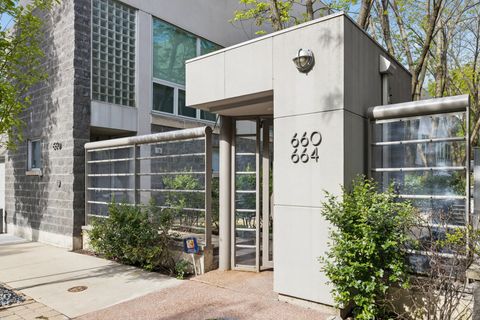 Photo of 660 N Peoria Street #6S, Chicago, IL 60642 (MLS # 12634493)